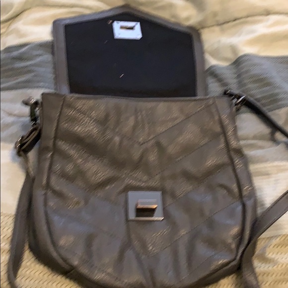 THIS IS A GREY MESSENGER BAG 💼 - Picture 2 of 2